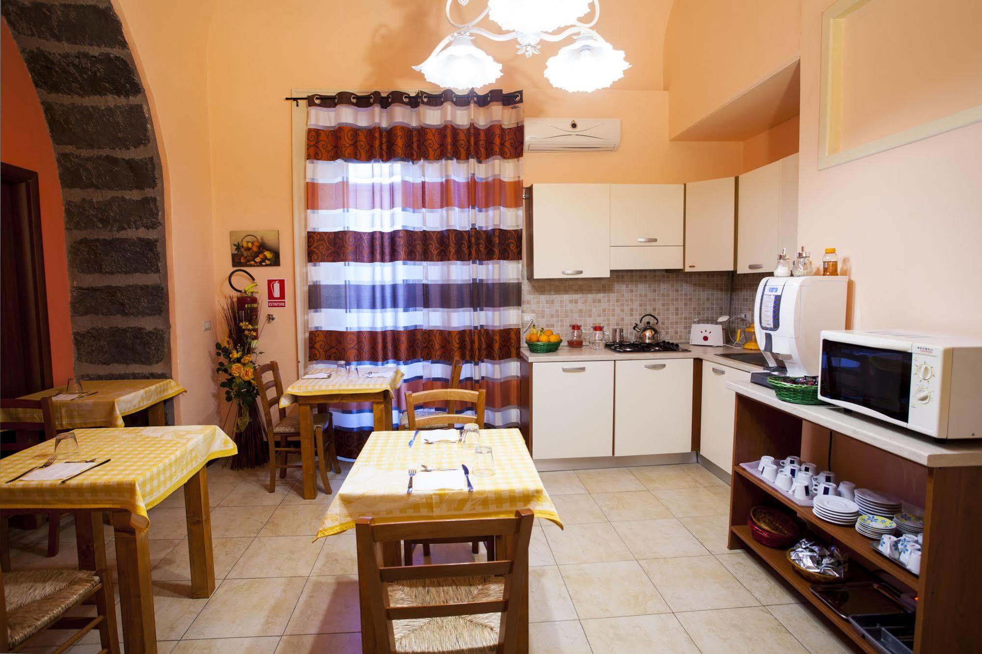 Bed and Breakfast Siciliaetnamare à Riposto Extérieur photo